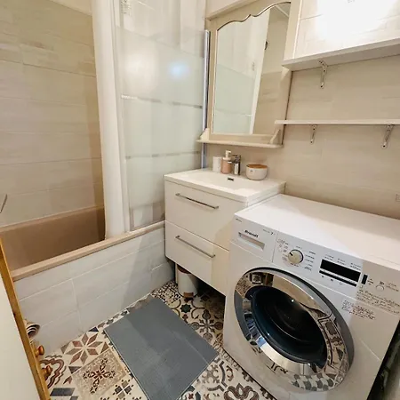 Free Parking, Proche Gare, Plage, Centre, Netflix Appartement